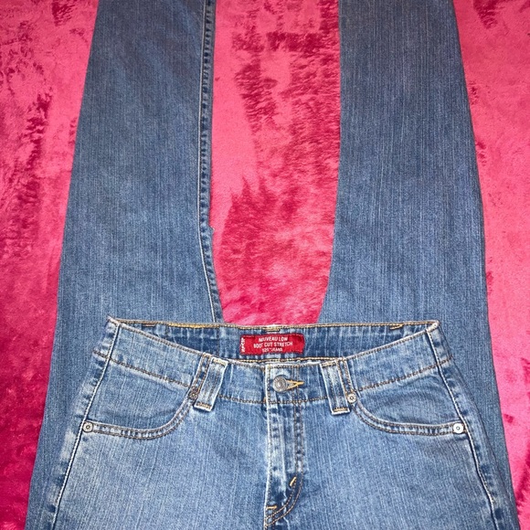 LEVIS BOOT CUT STRETCH DISTRESSED CUTOUT JEANSđź’•LOW RISE BOOT CUT. 6 MlS M - Picture 3 of 4